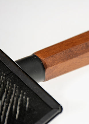 EBI Noir Japandi Slicker-Bürste