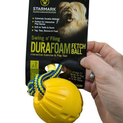 Starmark Swing 'N Fling Durafoam Apportierball am Seil – praktisch unzerstörbar